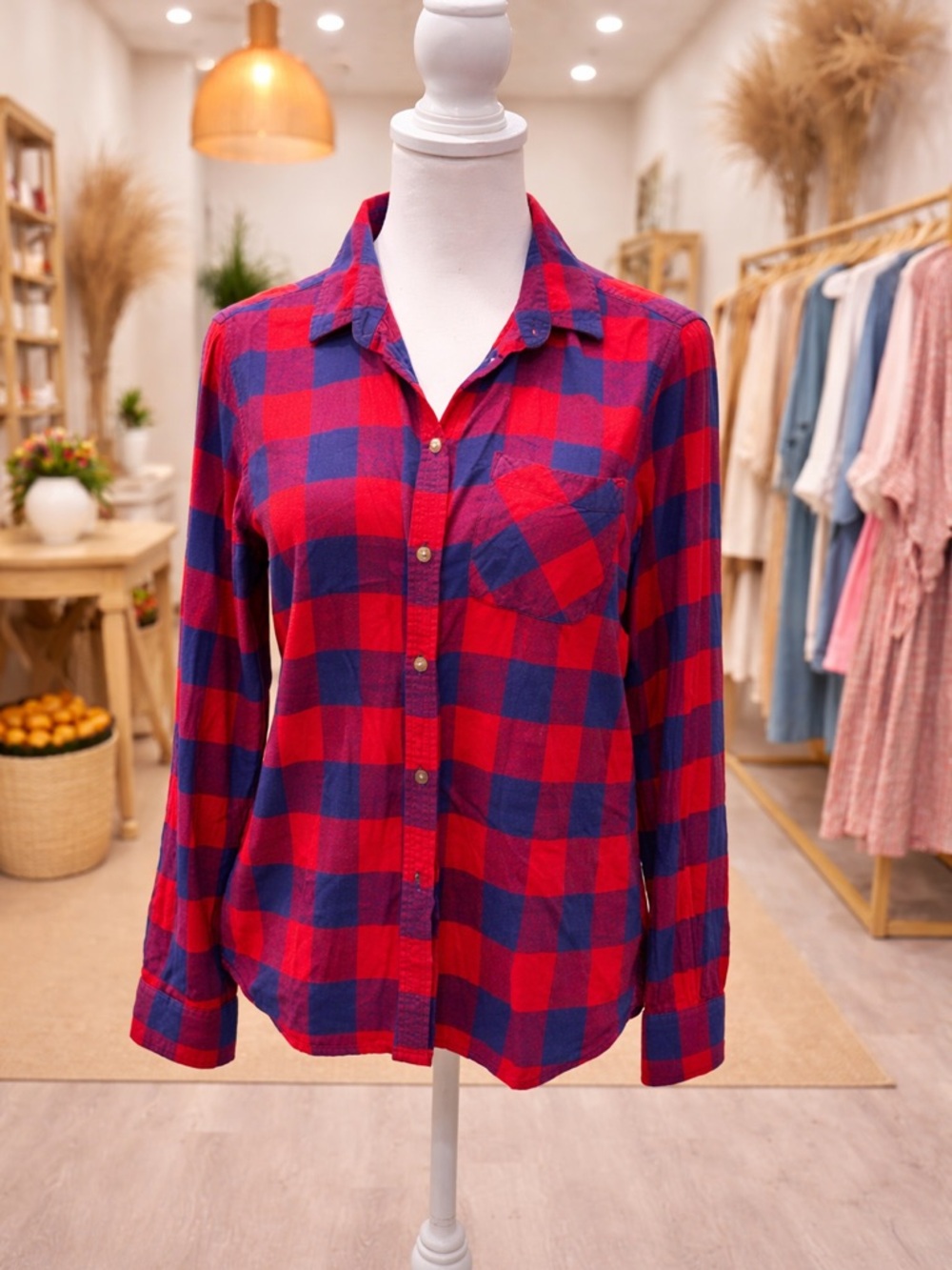 American Eagle Red Blue Plaid Button Down Shirt Size Large Soft Lightweight